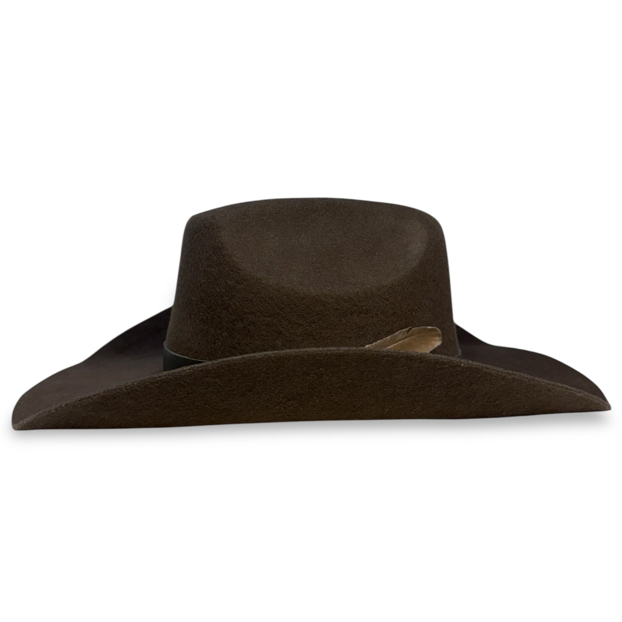 Side view of custom off-gray felt cowboy hat showing the wings of the hat.